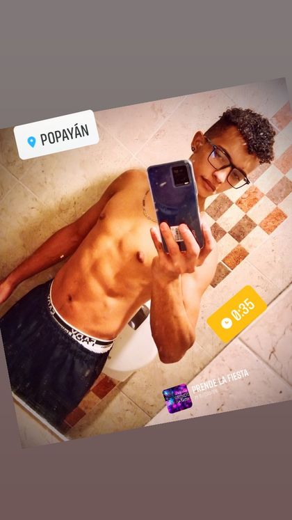u220111433 OnlyFans picture