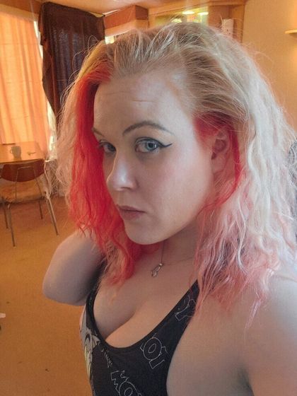 shesetsthetone OnlyFans picture