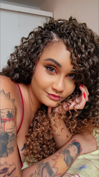 Larya Von