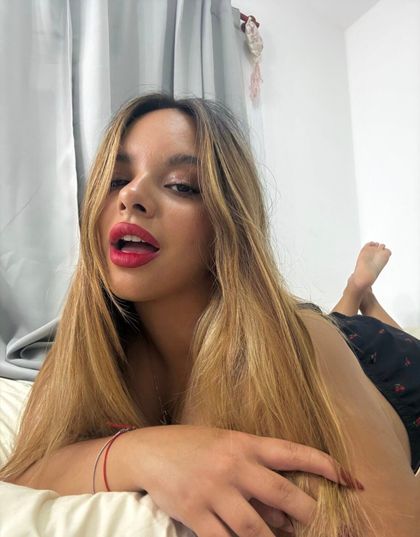 lolaavalentino OnlyFans picture