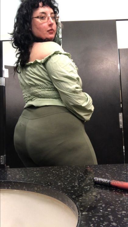 housewife21 OnlyFans picture