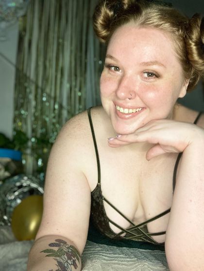 hella.bella OnlyFans picture