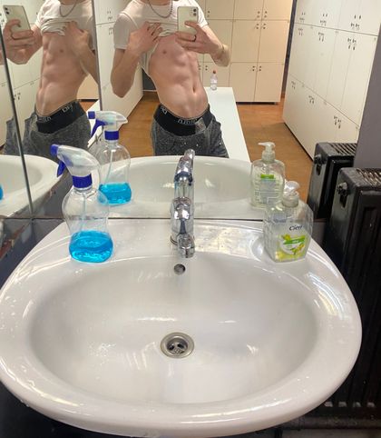 hugetwink OnlyFans picture