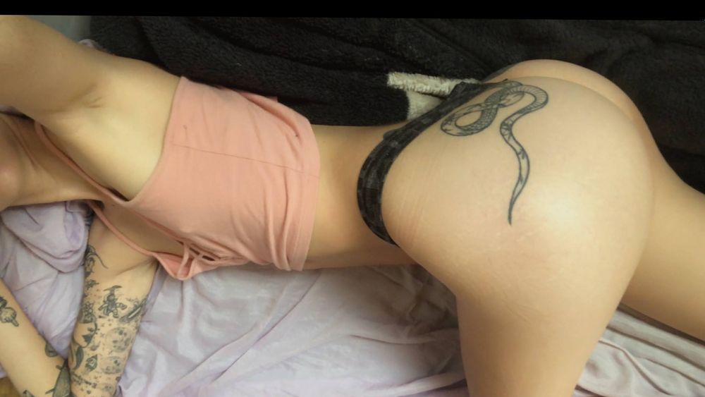 petitekhat OnlyFans profile picture