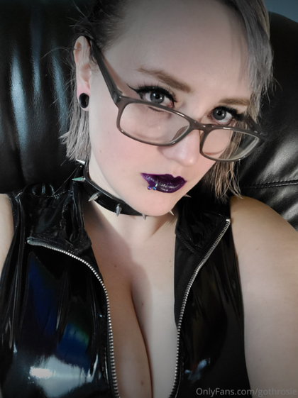 gothrosie OnlyFans picture