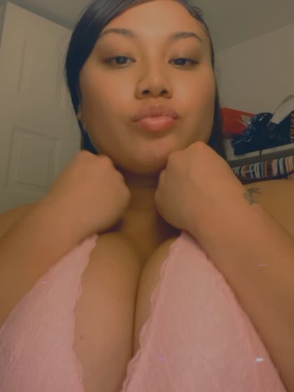 famousforeiign OnlyFans picture