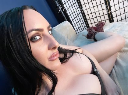 mistresschloeuk OnlyFans picture