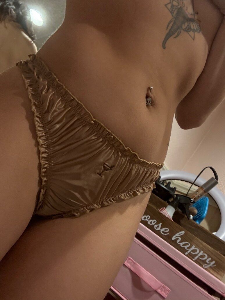 petitewithcheeks OnlyFans profile picture