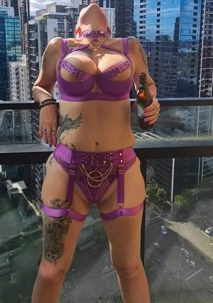 qoshotwife76 OnlyFans picture