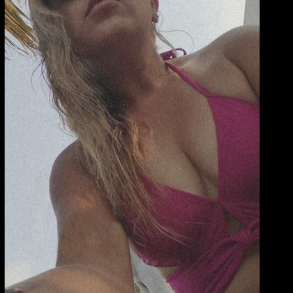 yourqueen_x.x OnlyFans picture