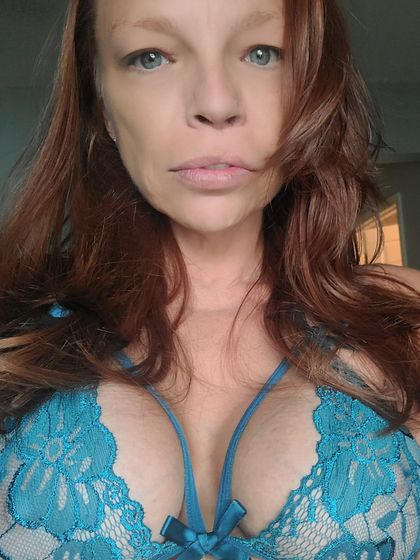 artificiallyred420 OnlyFans picture