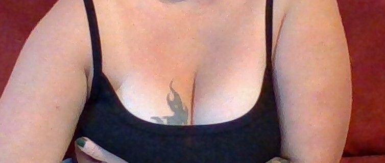 justhangingout76 OnlyFans profile picture