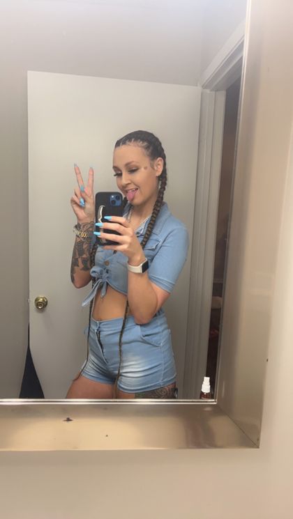 pettychelle OnlyFans picture