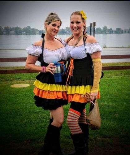 lindaandbrenda OnlyFans picture