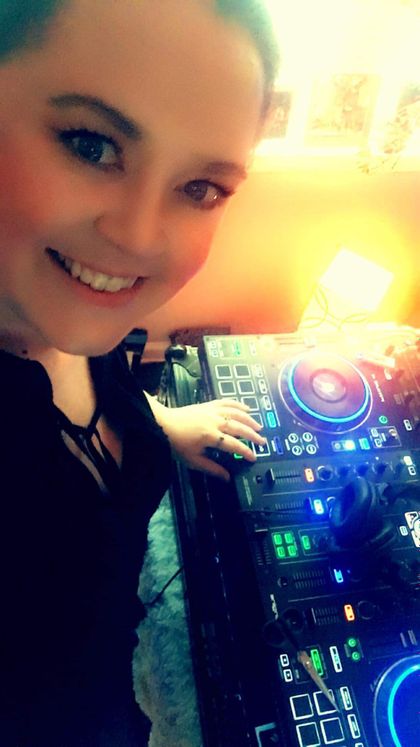 Best Hot Sarah Tonin OnlyFans Accounts FansMetrics