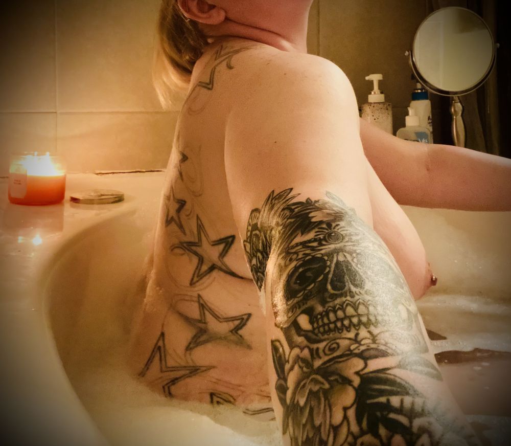 tattooedsusieq OnlyFans profile picture