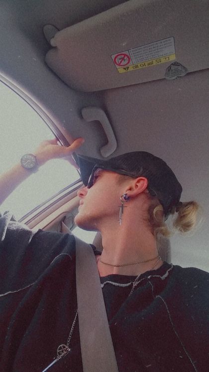 z3phyr0s OnlyFans picture