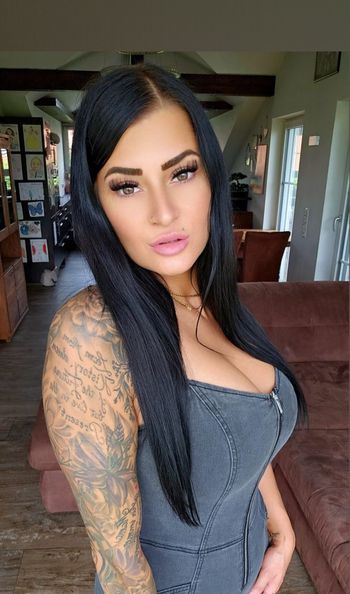 Melissa_Hot