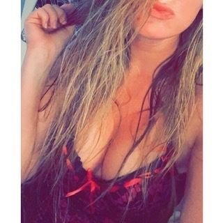 juneginger OnlyFans picture