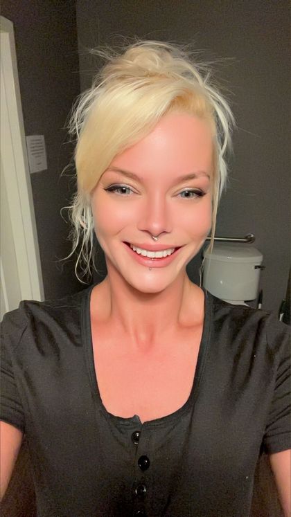 ice_queen2020 OnlyFans picture