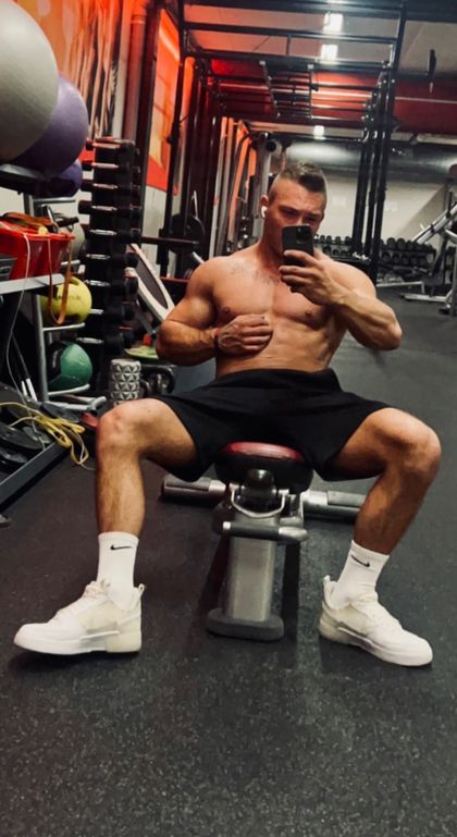 breeder12 OnlyFans picture