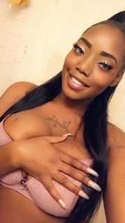 sharlyz OnlyFans picture