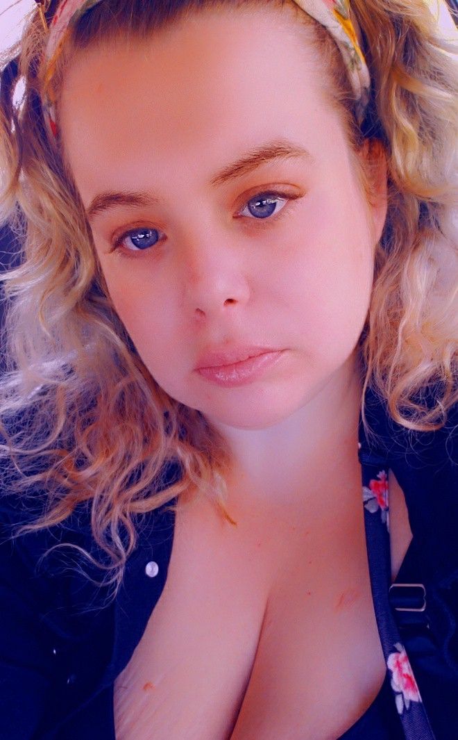 hiswif3y OnlyFans profile picture