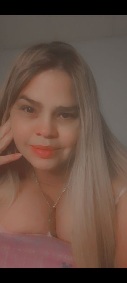carolinnabuthon OnlyFans picture