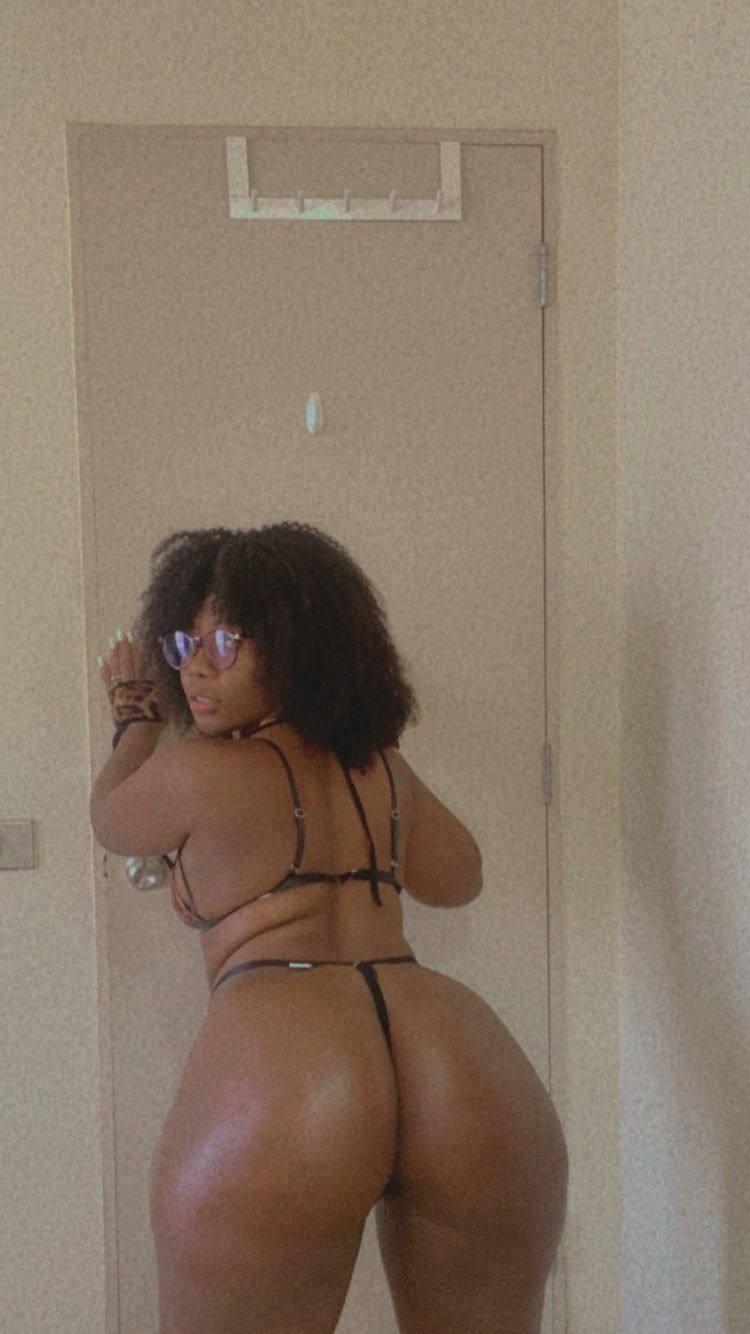 ebonyhole12 OnlyFans profile picture