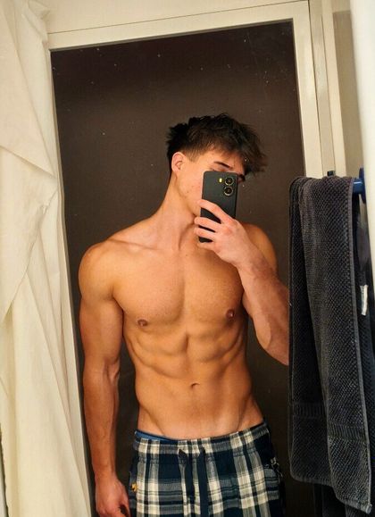 yngm0nster0 OnlyFans picture
