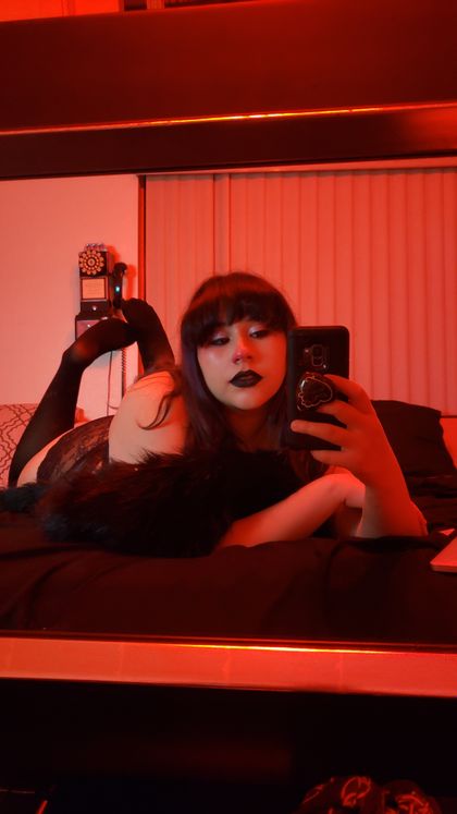 faehellborne OnlyFans picture