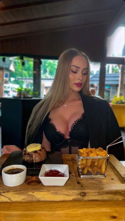 naughtybloondie OnlyFans picture