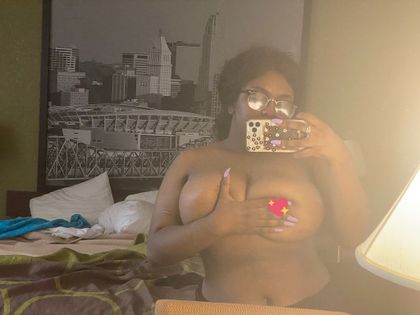 shioto OnlyFans picture