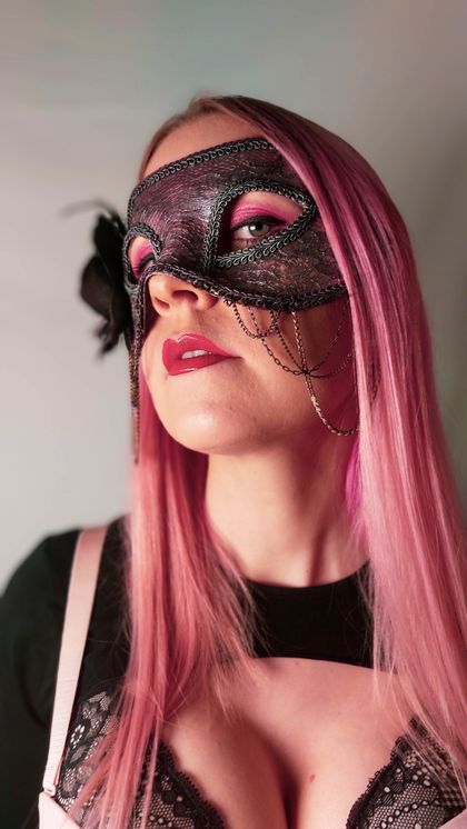 mistressinari OnlyFans picture
