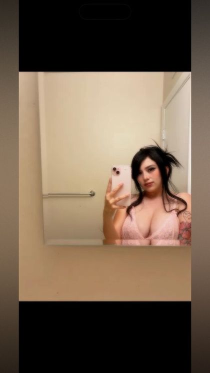 tiny.riahh OnlyFans picture
