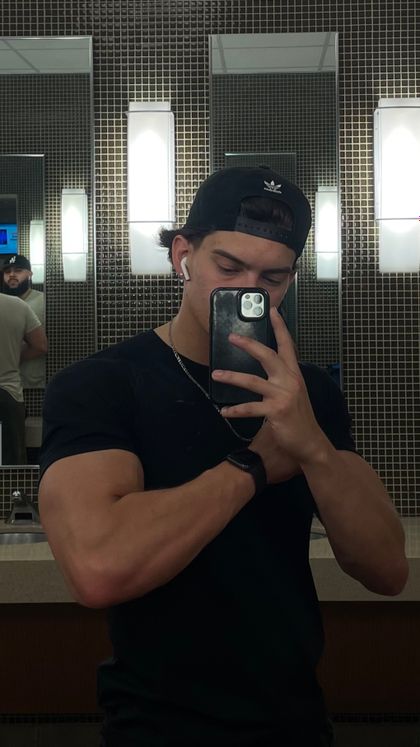 ericmadrigal OnlyFans picture