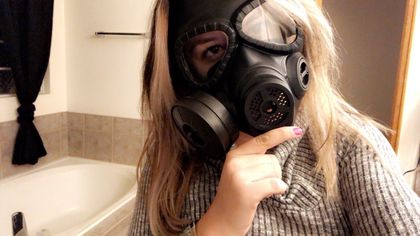 gasmaskqueenn OnlyFans picture