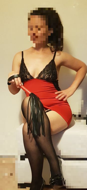 Dilek Hotwife