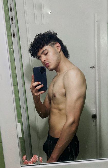 giovszz OnlyFans picture