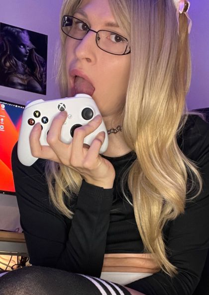 avy_white OnlyFans picture