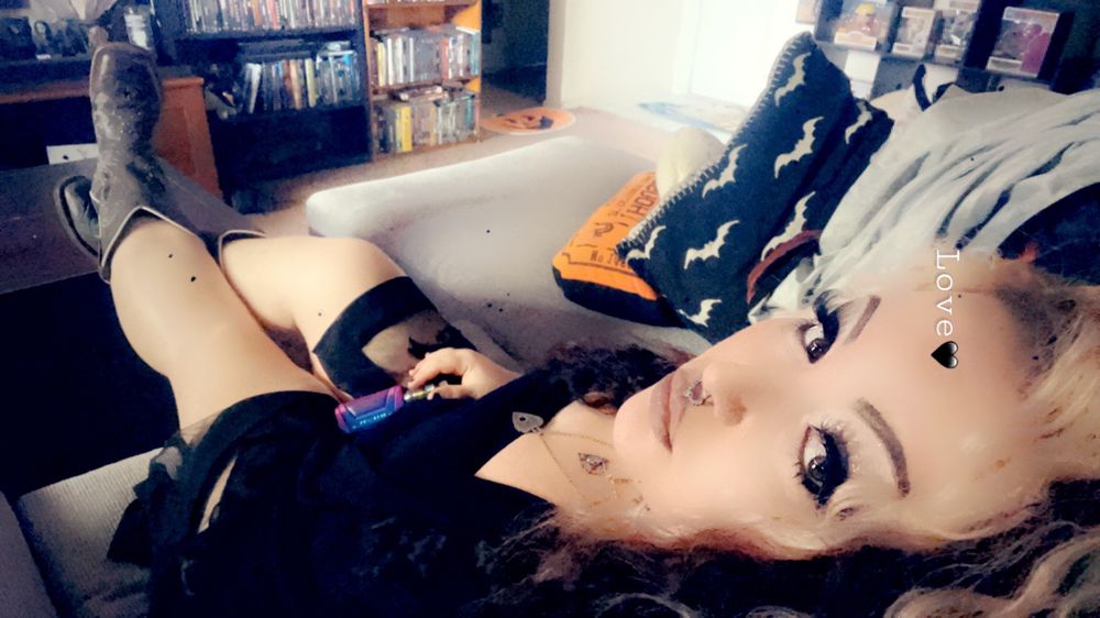 living.dead.girl1994 OnlyFans profile picture