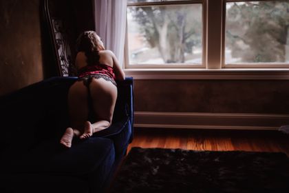 introverted.exhibition OnlyFans picture