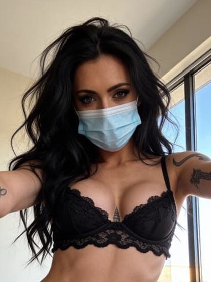 dr.ariavale OnlyFans picture