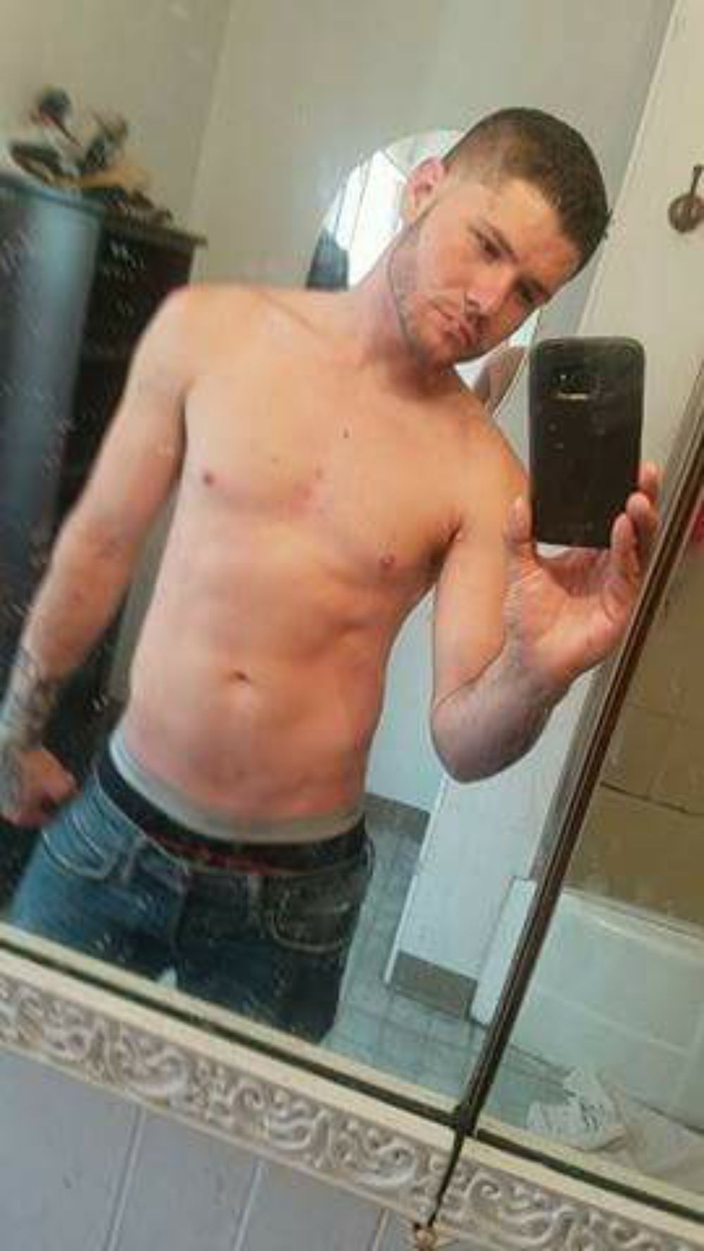 merk-merk OnlyFans profile picture