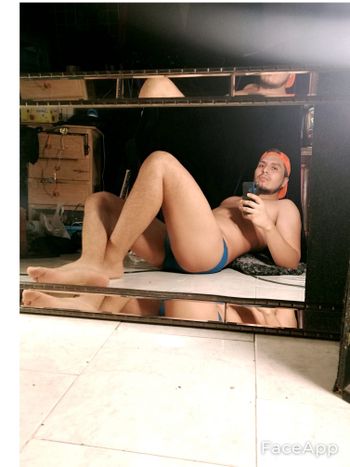 ZeusModeloFeet