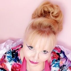 Best Teen OnlyFans of 2022 near France | FansMetrics.com