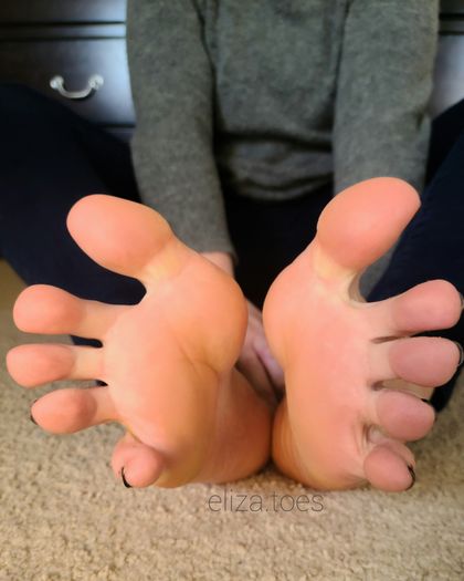 eliza.toes OnlyFans picture