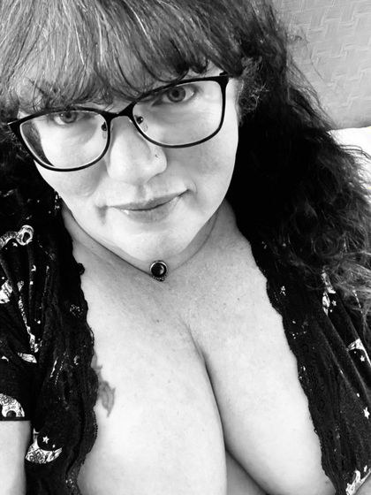 bisexymaturewife OnlyFans picture