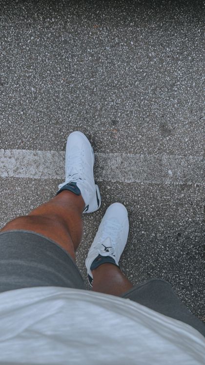 socklesssneakerhead OnlyFans picture