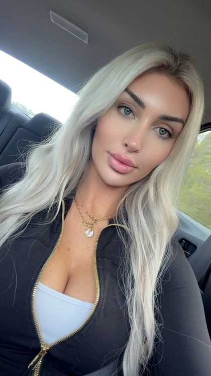 tallchampagneee OnlyFans picture